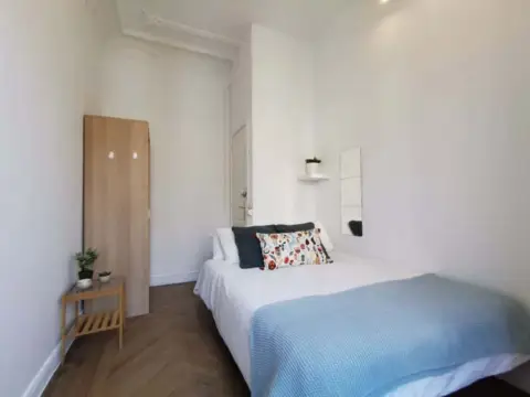 Habitación en calle de Preciados, 42