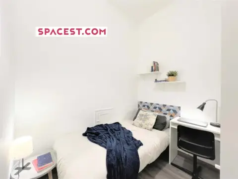 Habitación en calle de San Bernardo, 73