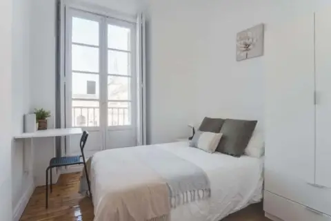 Habitación en calle de la Sal, 3