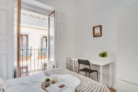 Habitación en calle de la Sal, 3