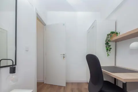 Habitación en calle de Finestrat, 33