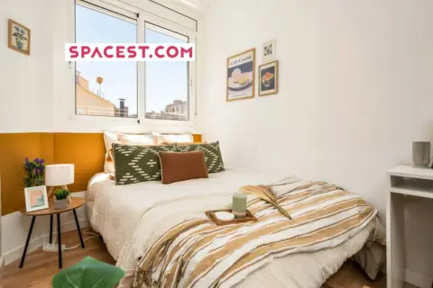 Habitación en Carrer de Cardó, 6