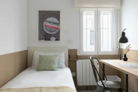 Habitación en calle Daoíz