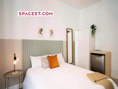 Habitación en calle del Carmen, 20