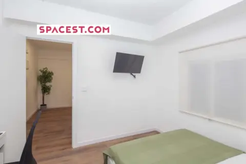 Habitación en calle de Finestrat, 33
