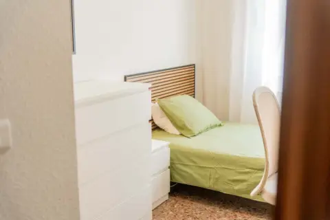 Habitación en calle Carrer de Sant Vicent Màrtir, nº 259