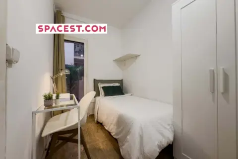Habitación en Carrer de Cabanes, 16
