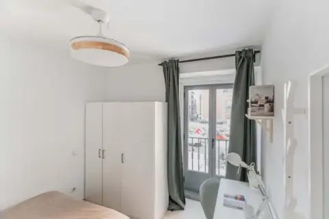 Habitación en Plaza de Santa Cruz, 6
