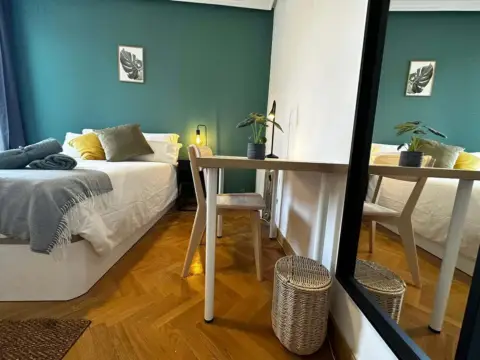 Habitación en calle de la Victoria, 6