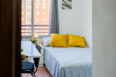 Habitación en Carrer Sant Antoni, 140