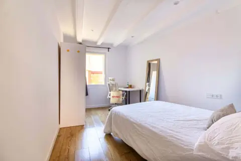 Habitación en Carrer del Poeta Cabanyes