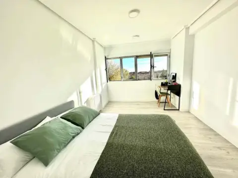 Habitación en Plaza de España, 7