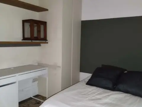 Habitación en Carrer d'Homer, 25