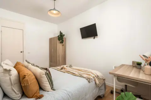 Habitación en Carrer de Cardó, 6