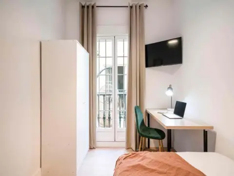 Habitación en calle del Carmen, 20