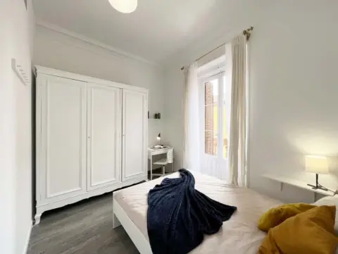 Habitación en calle de San Bernardo, 73