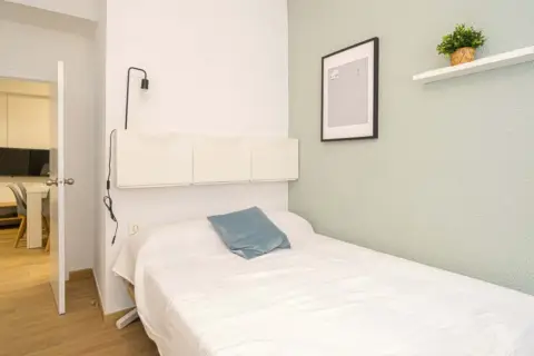 Habitación en Carrer Teodor Llorente, 3