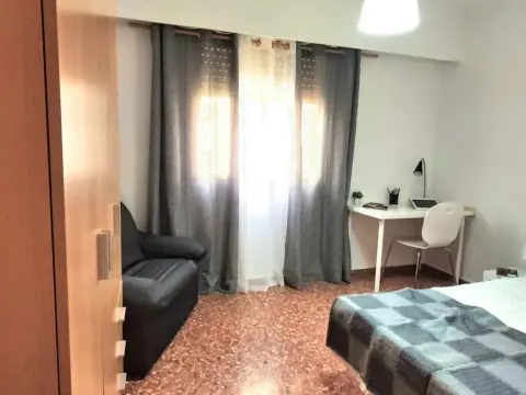 Habitación en Carrer de Vázquez de Mella