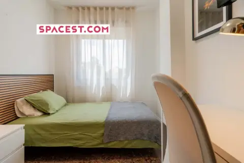 Habitación en calle Carrer de Sant Vicent Màrtir, nº 259