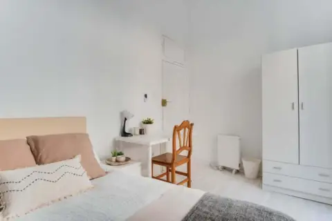 Habitación en calle de la Sal, 3