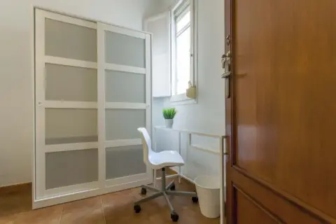 Habitación en calle Carrer de Sant Martí, nº 4