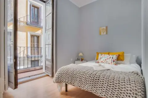 Habitación en calle de la Sal, 3