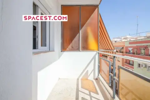 Habitación en calle Carrer de L'orient, nº 14