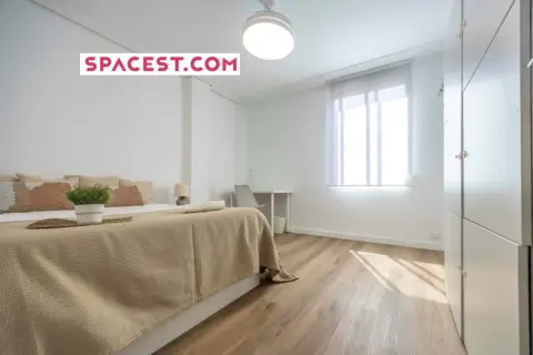 Habitación en calle de Dolores Alcayde