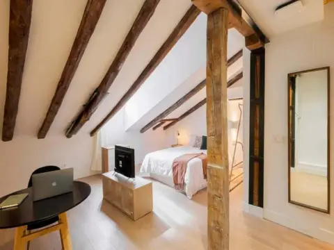 Habitación en calle del Carmen, 20
