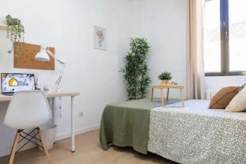 Habitación en calle de Jacinto Benavente, 1