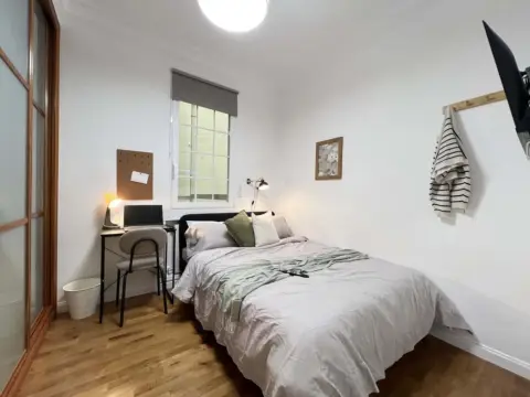 Habitación en calle de la Abada, 5