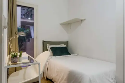 Habitación en Carrer de Cabanes, 16
