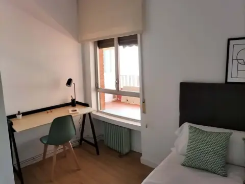 Habitación en Plaza del General Palacio, 4