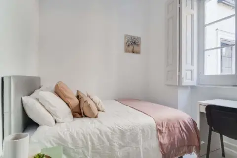 Habitación en calle de la Sal, 3