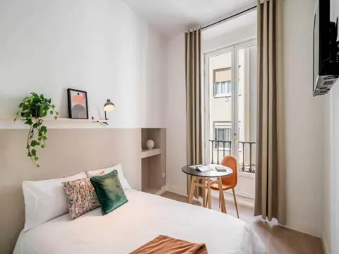 Habitación en calle del Carmen, 20
