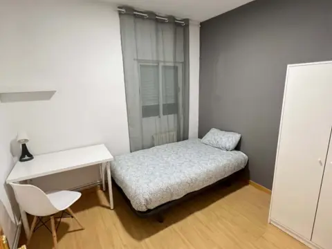 Habitación en calle de Mariano Ron, 15