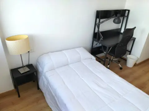 Habitación en calle Carrer del Riu Jalón, nº 2