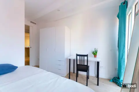 Habitación en Carrer del Poeta Cabanyes