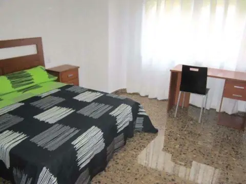 Habitación en calle Carrer de La Pianista Empar Iturbi
