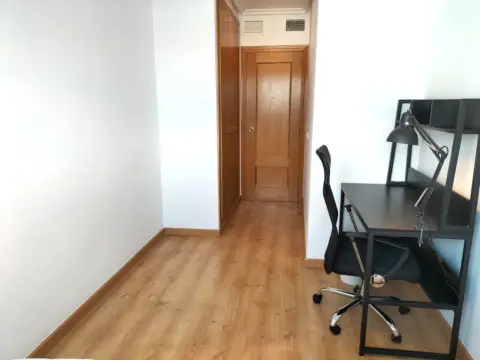 Habitación en calle Carrer del Riu Jalón, nº 2