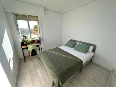 Habitación en Plaza de España, 7