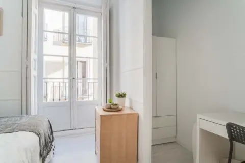 Habitación en calle de la Sal, 3