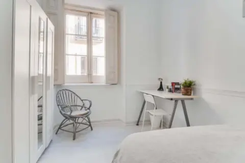 Habitación en calle de la Sal, 3