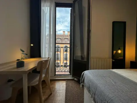 Habitación en calle de la Victoria, 6