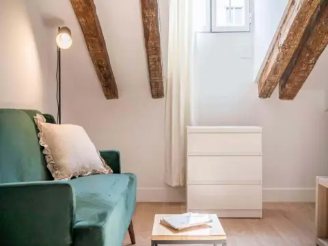 Habitación en calle del Carmen, 20