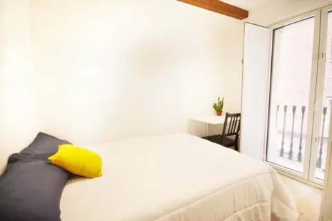 Habitación en Carrer del Poeta Cabanyes