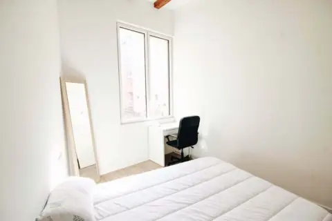 Habitación en Carrer del Poeta Cabanyes