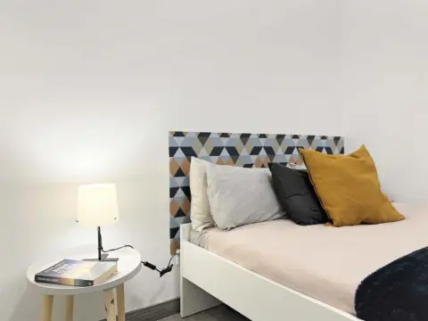 Habitación en calle de San Bernardo, 73