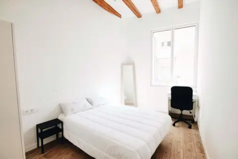 Habitación en Carrer del Poeta Cabanyes