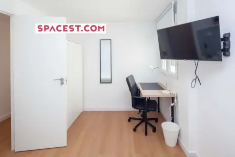 Habitación en calle Carrer de L'orient, nº 14